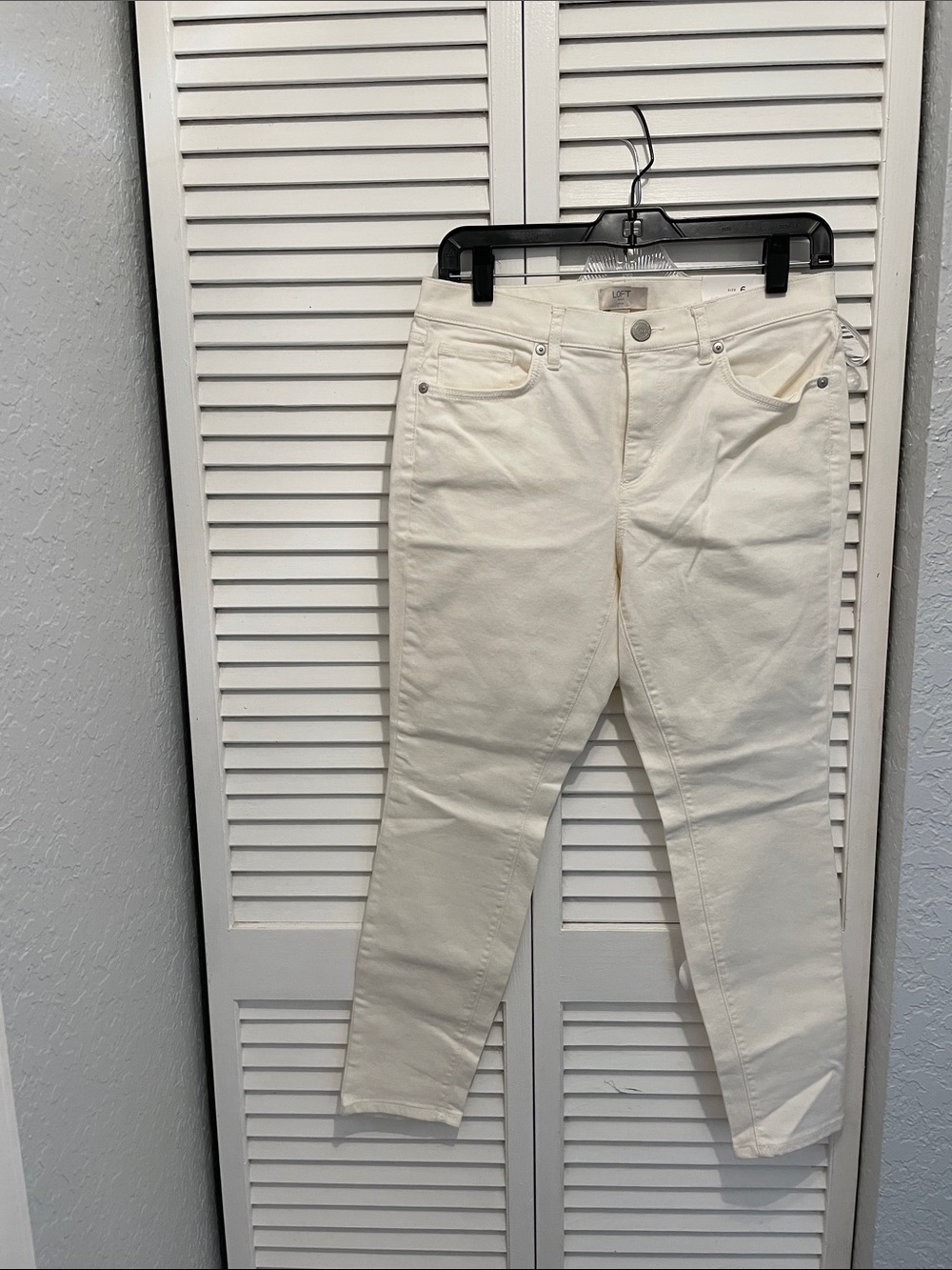 LOFT Cream Skinny Jeans - Slim Fit